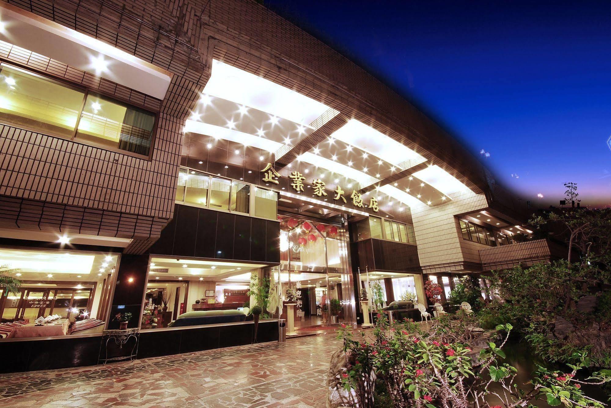 The Enterpriser Hotel Taichung Esterno foto