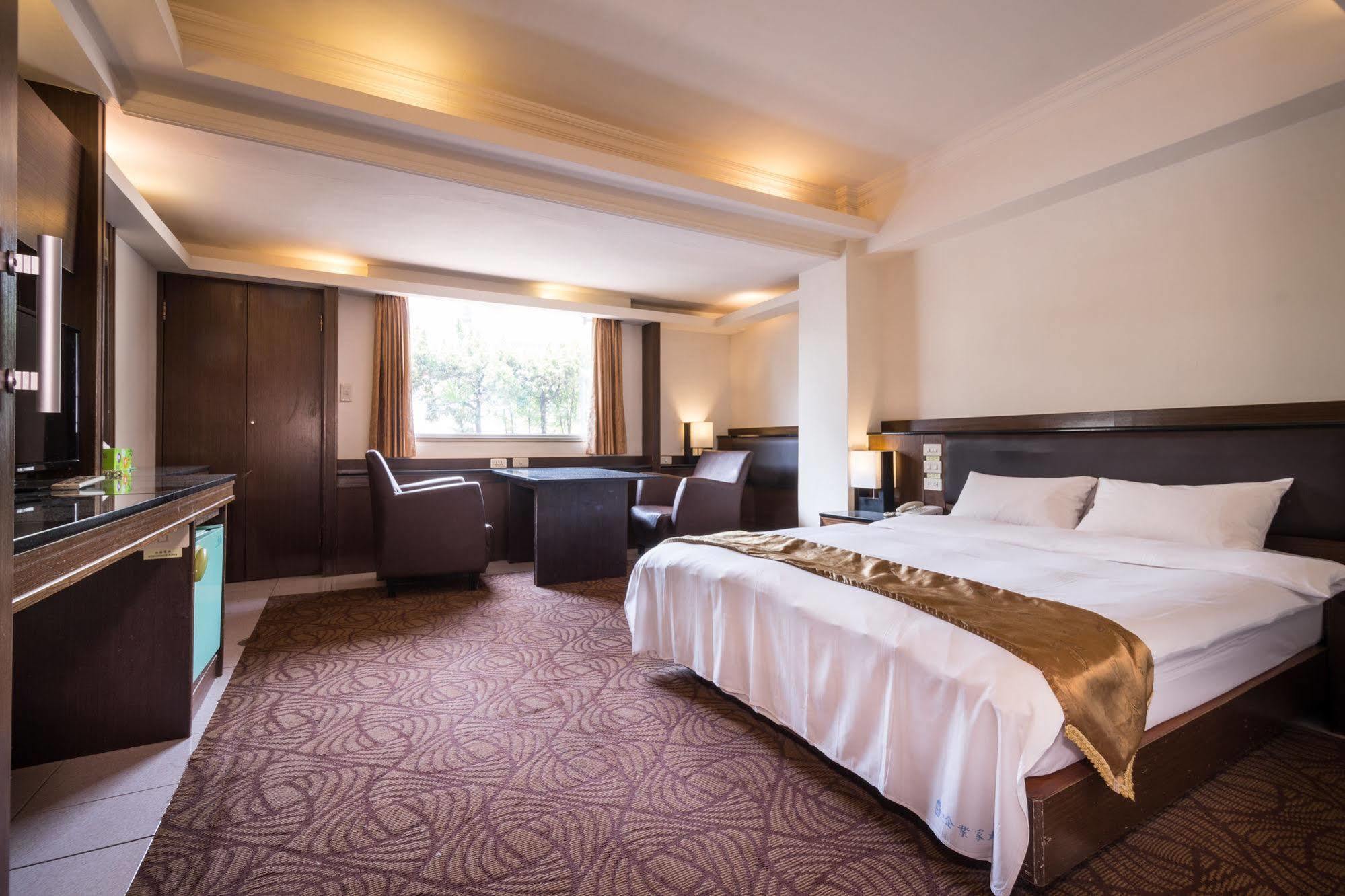 The Enterpriser Hotel Taichung Esterno foto