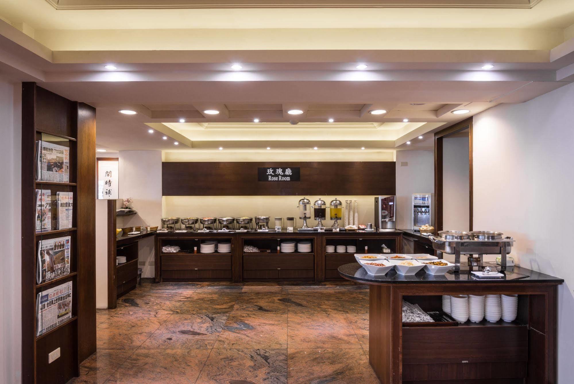 The Enterpriser Hotel Taichung Esterno foto