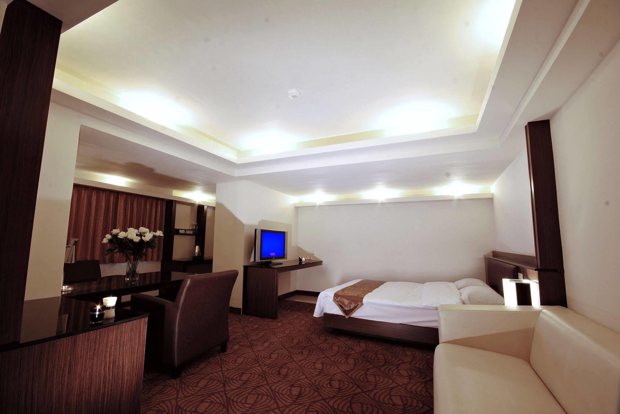 The Enterpriser Hotel Taichung Esterno foto