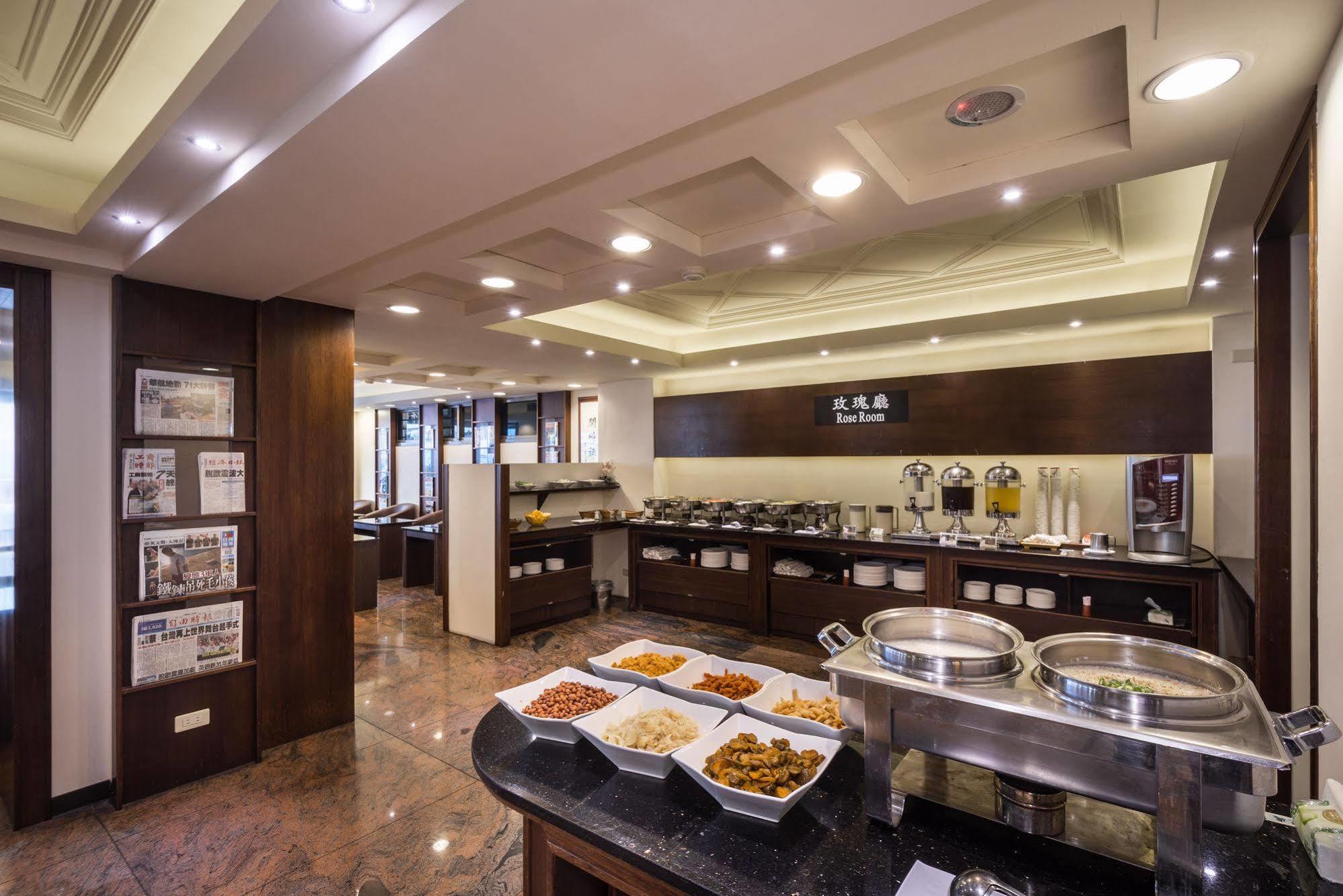 The Enterpriser Hotel Taichung Esterno foto