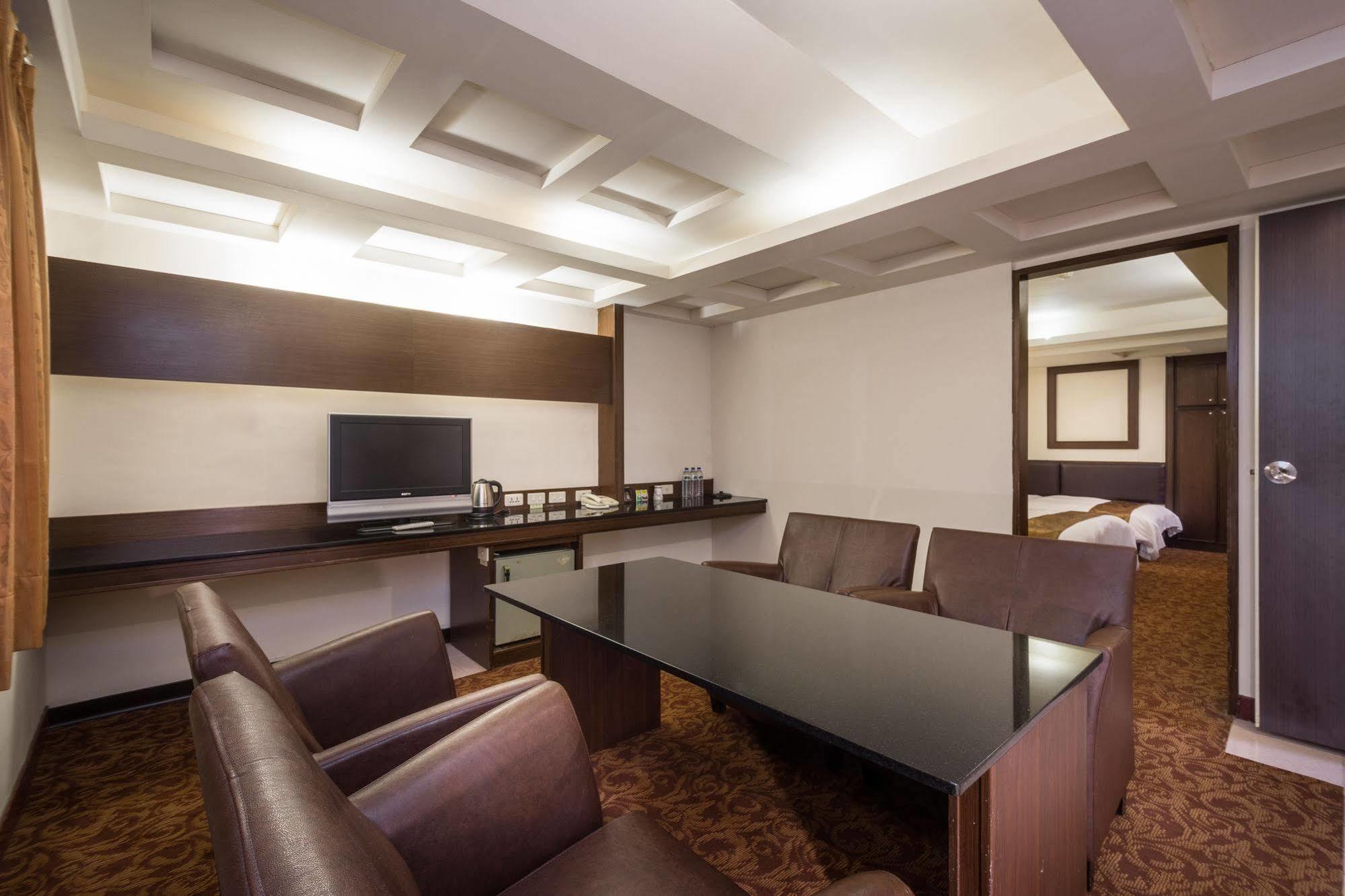 The Enterpriser Hotel Taichung Esterno foto